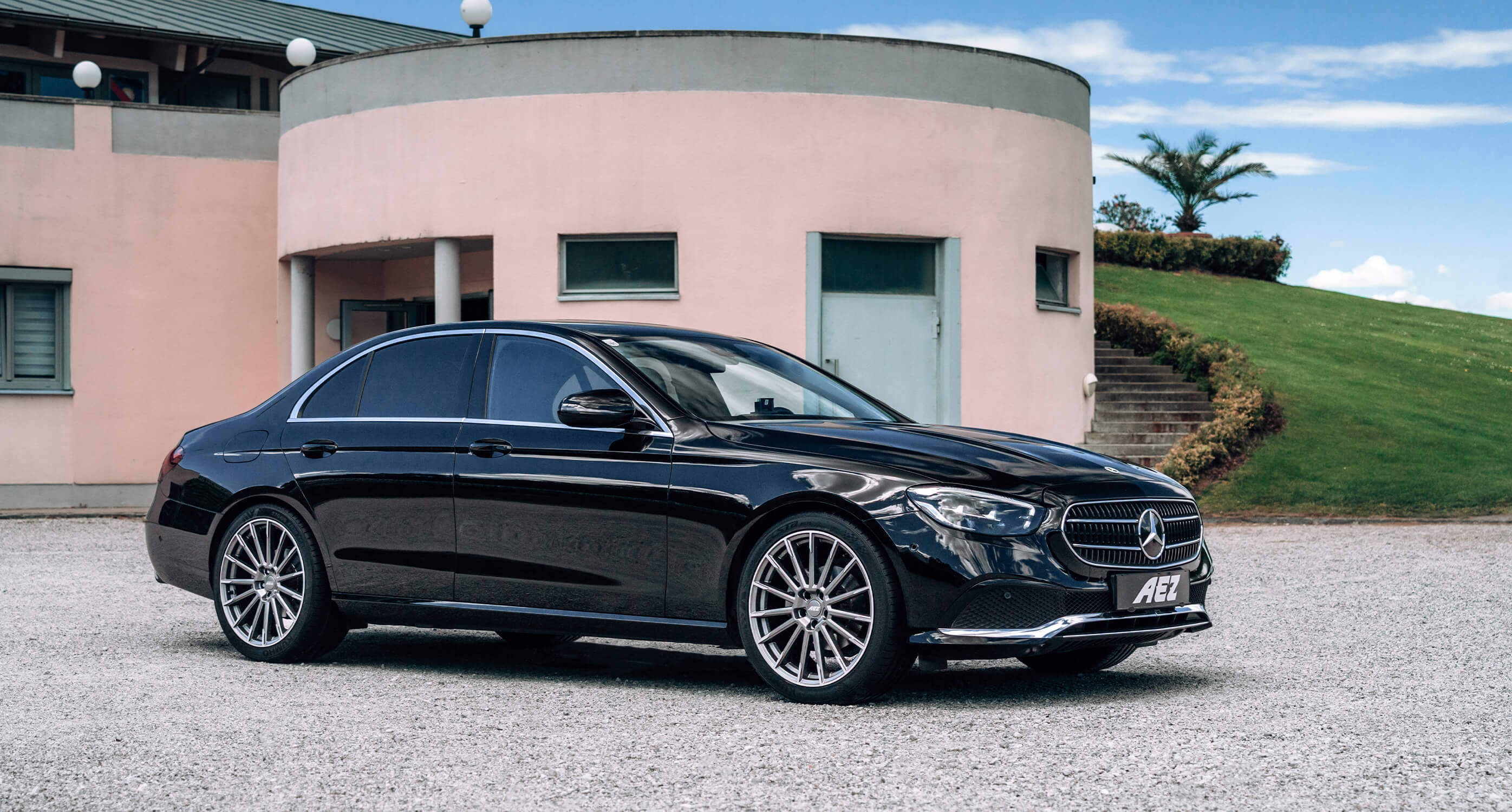 The AEZ Atlanta meets the Mercedes E 200 d